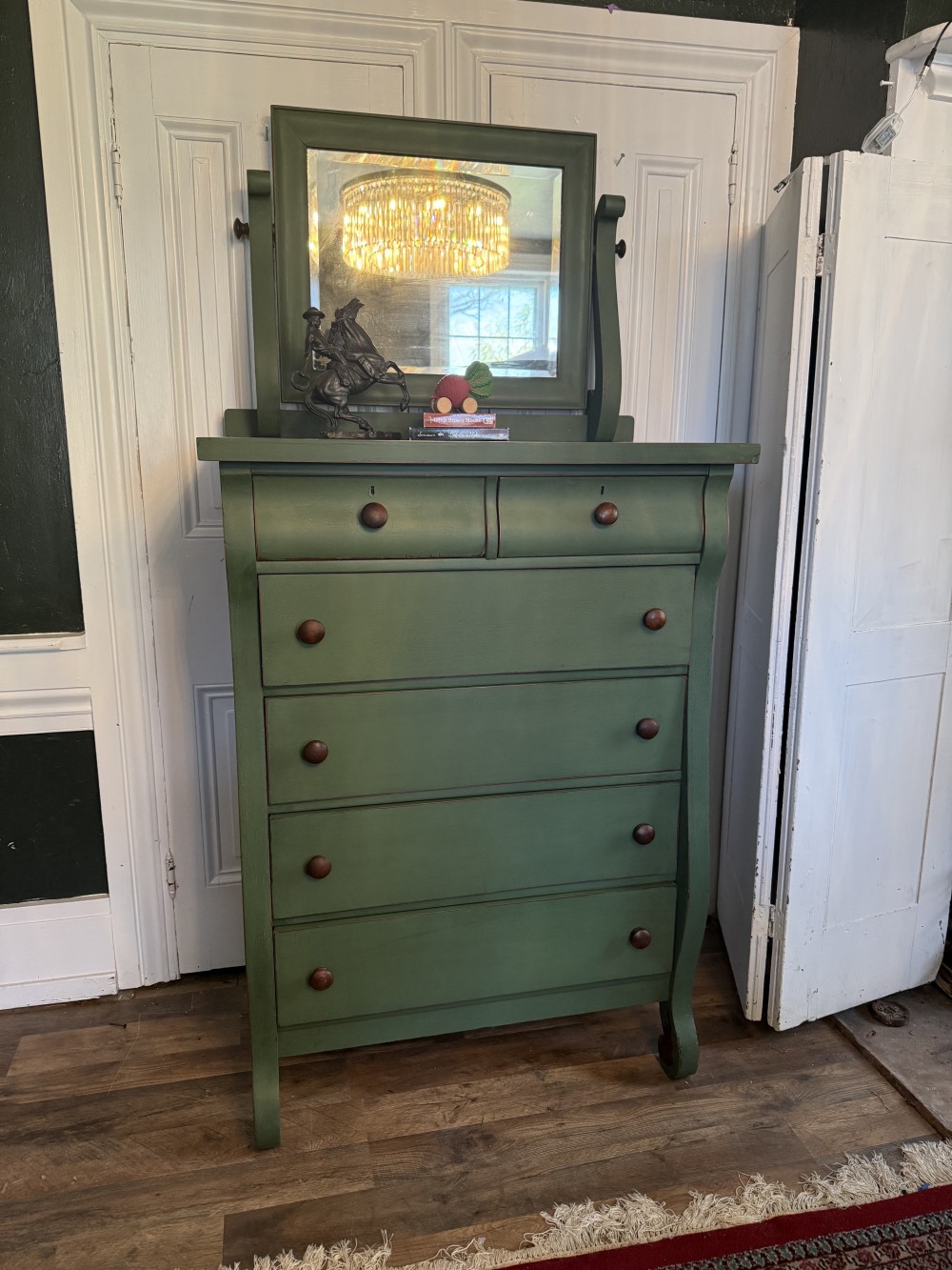 Chest of Drawers w/ Mirror Boxwood Paint