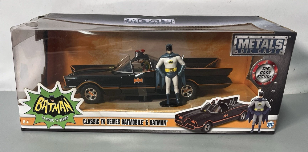 Jada Diecast 98259 Classic TV Series DC Batmobile and Batman NEW