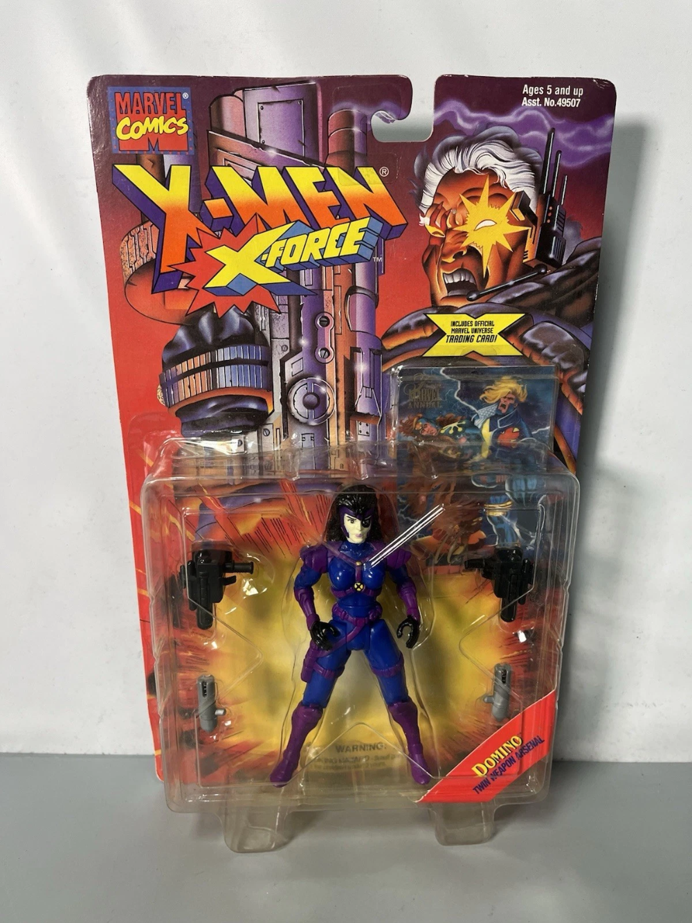 DOMINO Toy Biz Marvel Comics X-Force X-Men Action Figure 1995 NEW