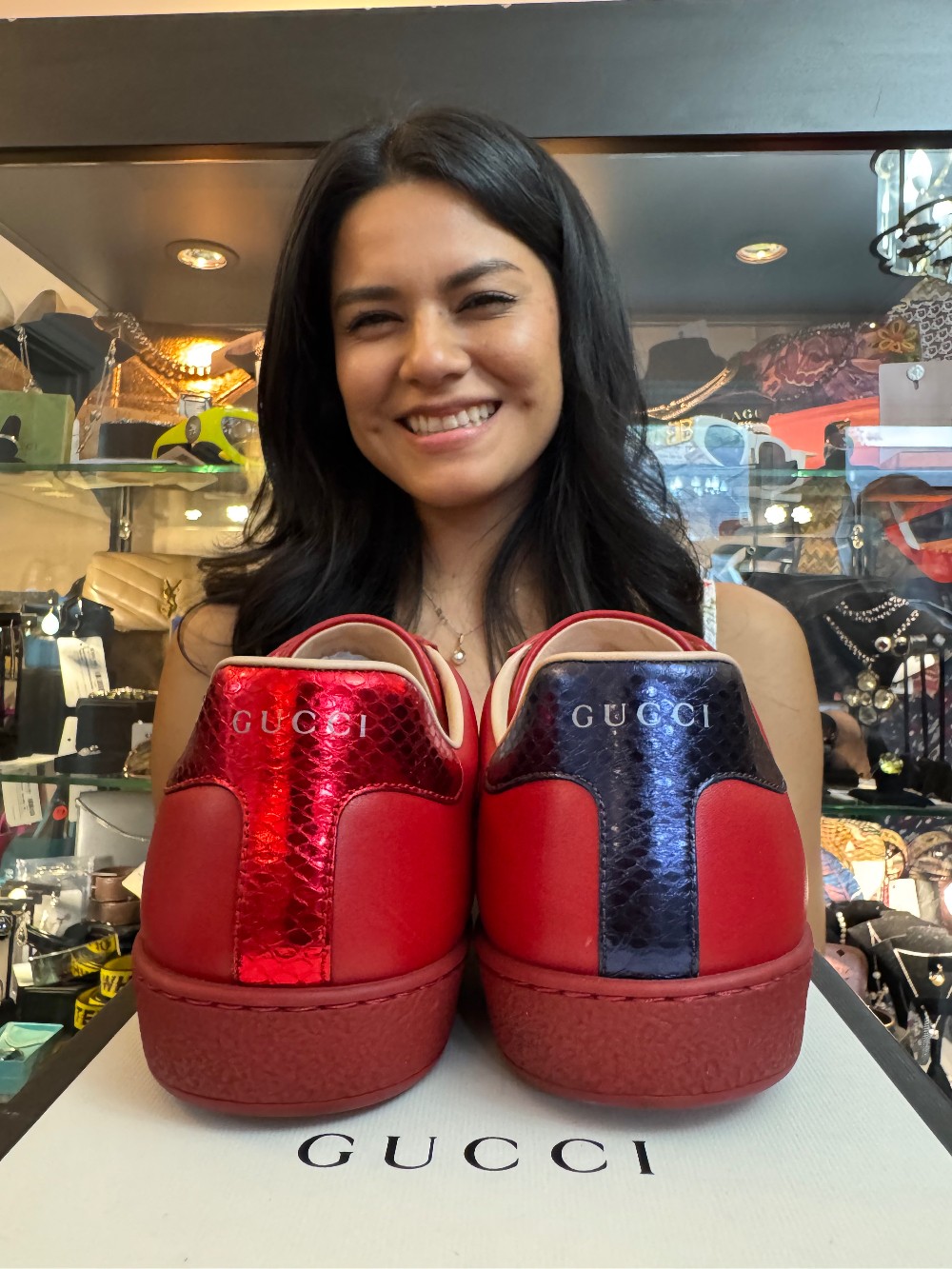 GUCCI - MENS SIZE 9.5 (FITS LADIES 11)