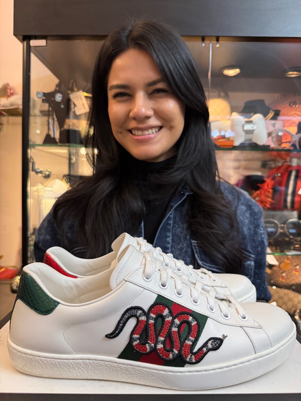 GUCCI - MENS SIZE 8 (WOMENS SIZE 10)