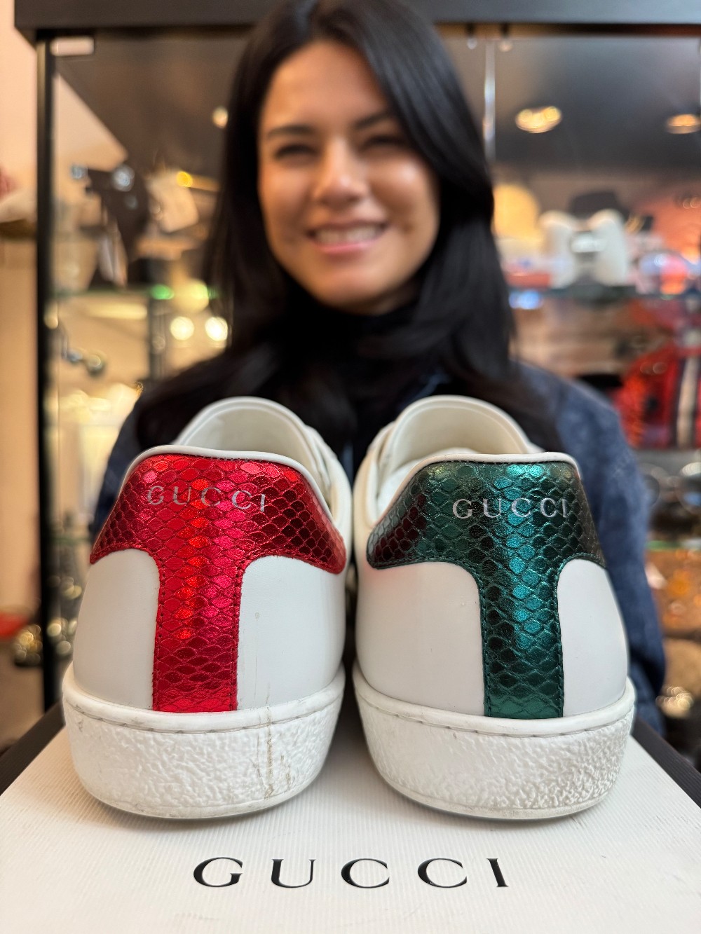 GUCCI - MENS SIZE 8 (WOMENS SIZE 10)