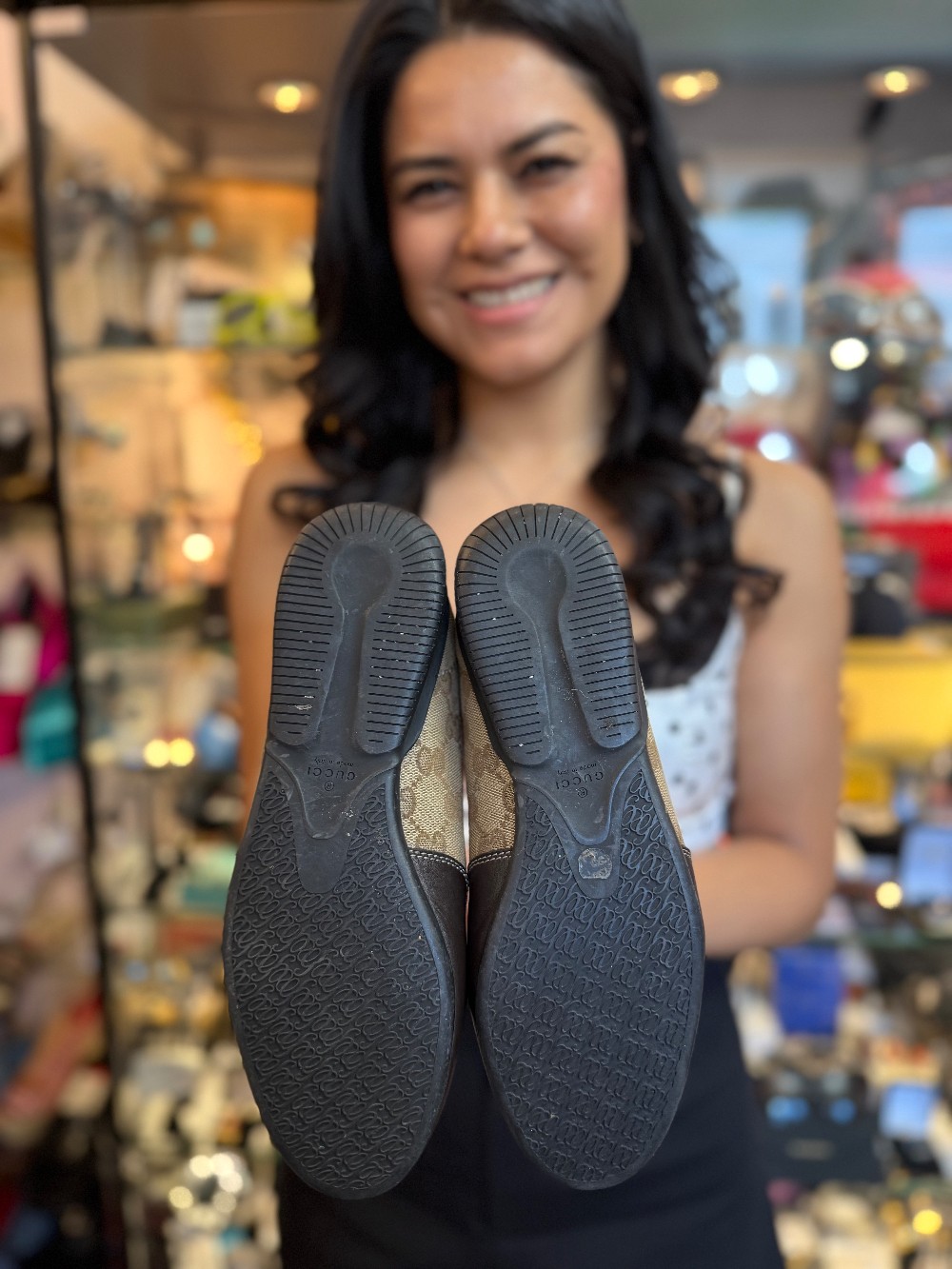 GUCCI - Size 35.5 (FITS LIKE 6.5)