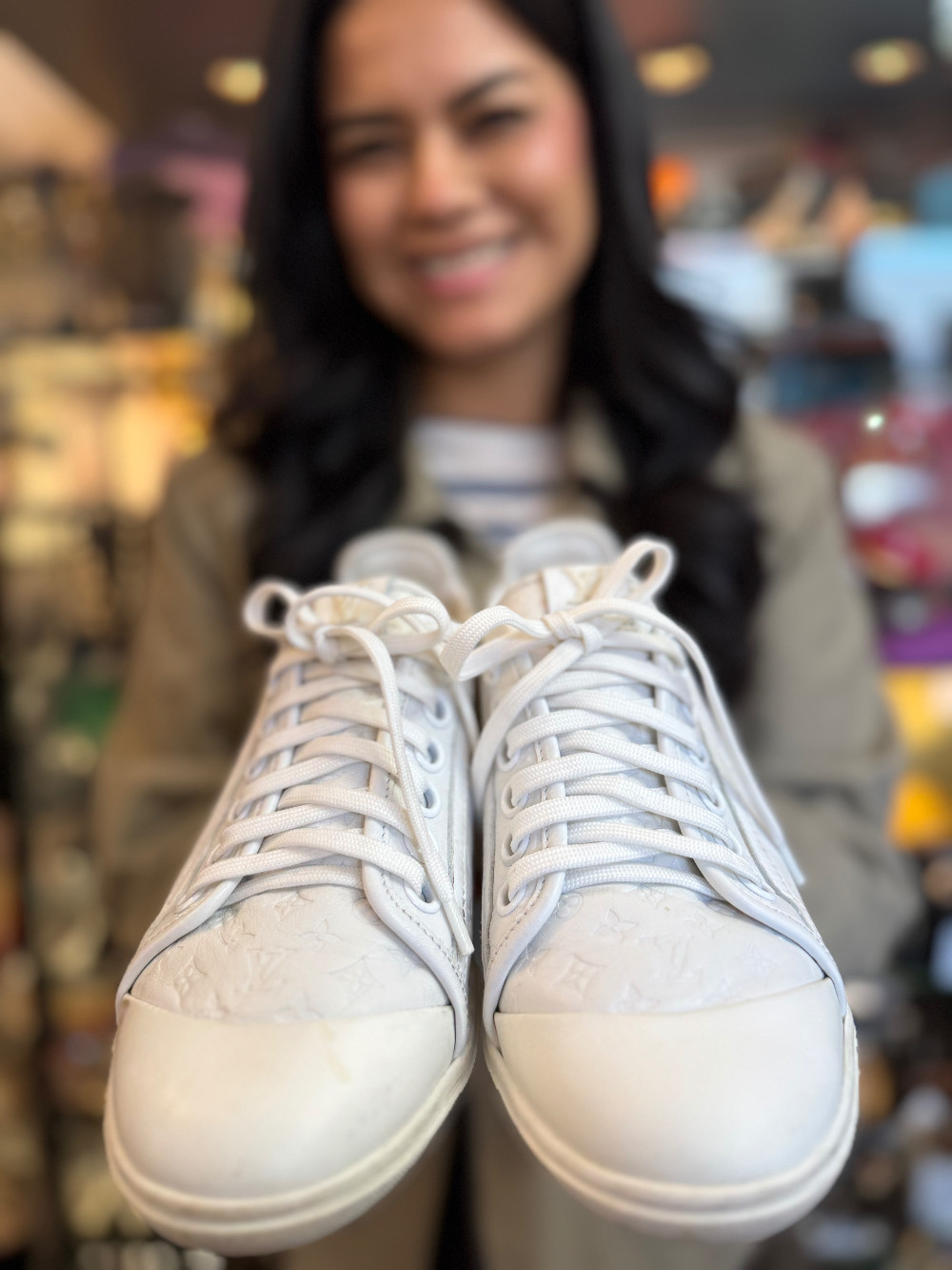 LOUIS VUITTON - Size 37