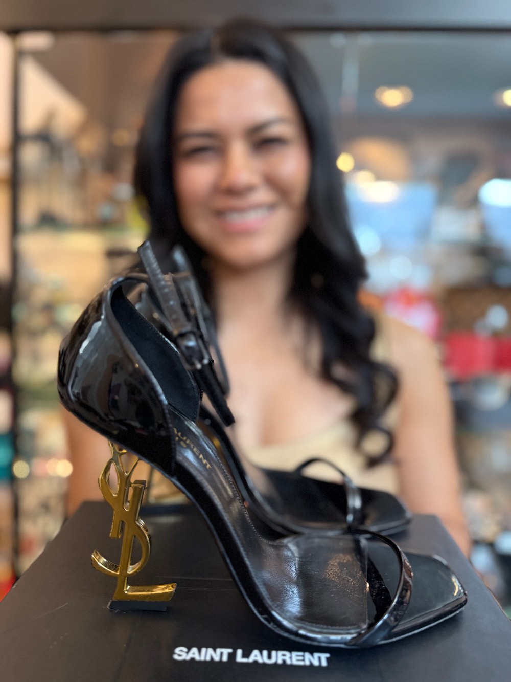 YVES SAINT LAURENT - Size 38.5