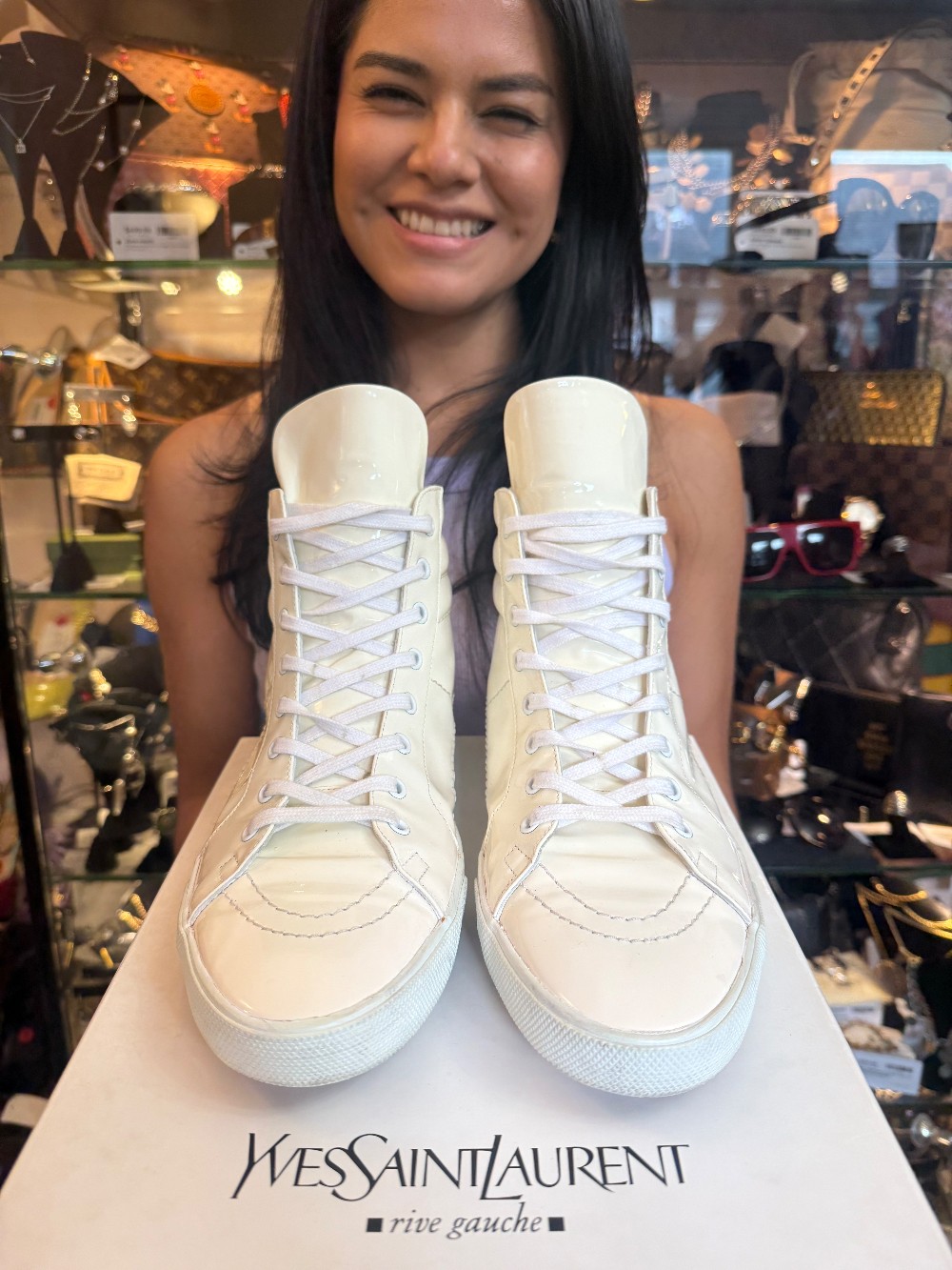 YVES SAINT LAURENT - Size 43