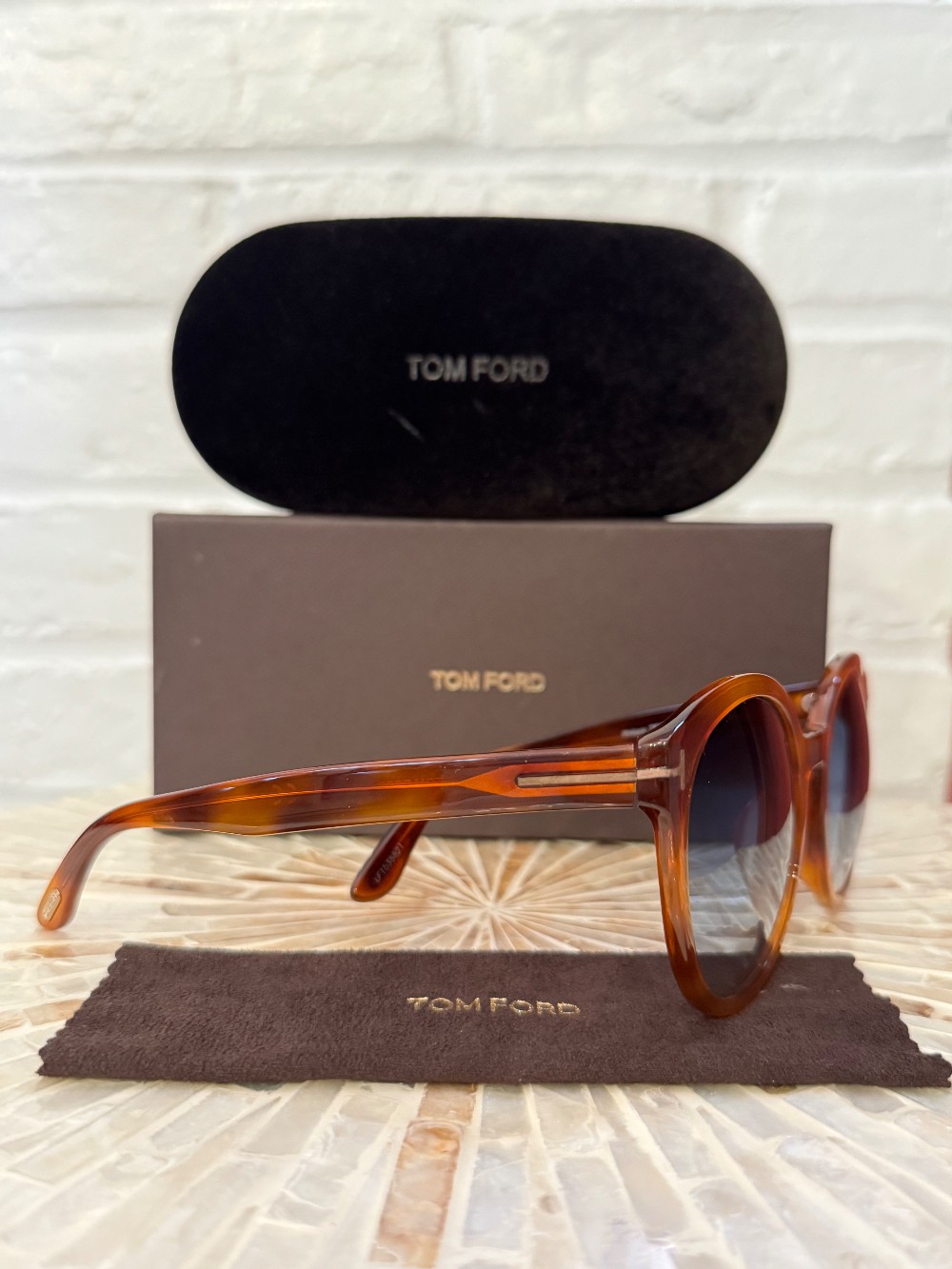 TOM FORD