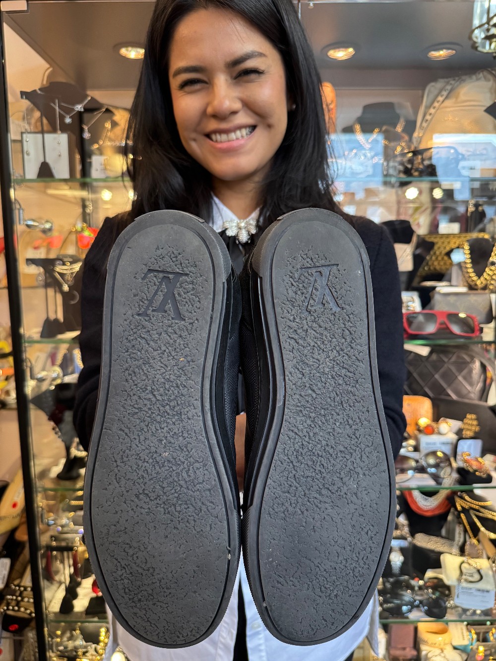 LOUIS VUITTON - Men's Size 9