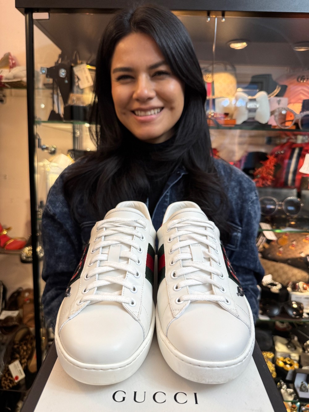 GUCCI - MENS SIZE 8 (WOMENS SIZE 10)