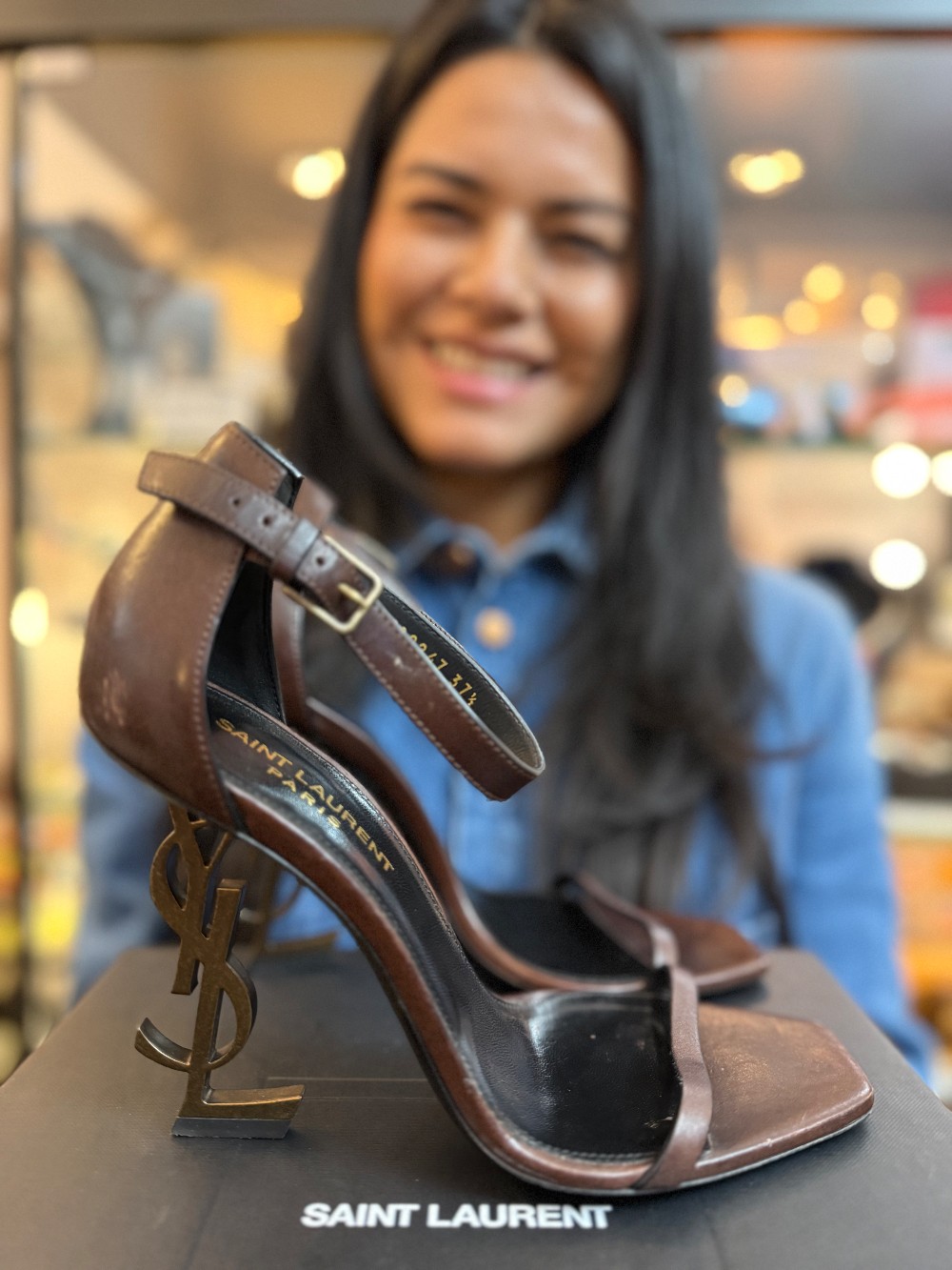 YVES SAINT LAURENT - Size 37.5