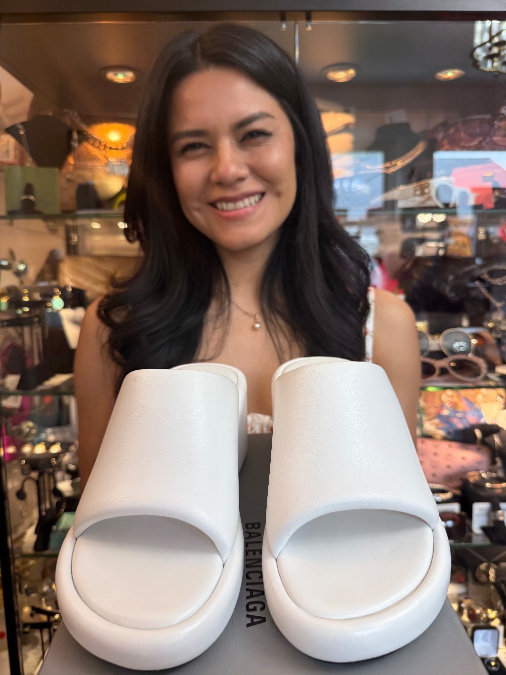 BALENCIAGA - Size 37