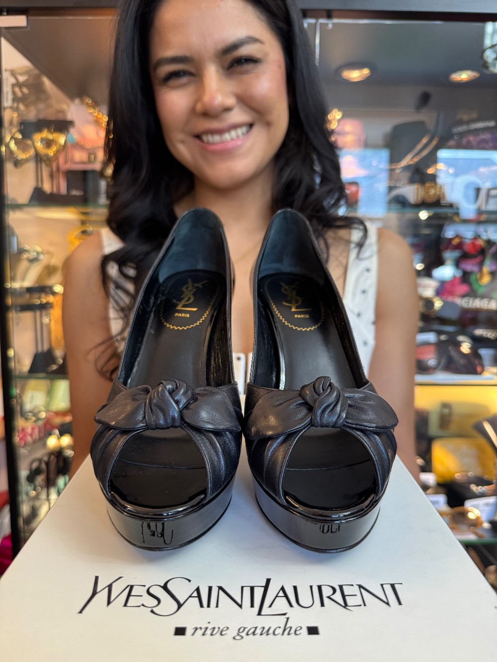 YVES SAINT LAURENT - Size 39