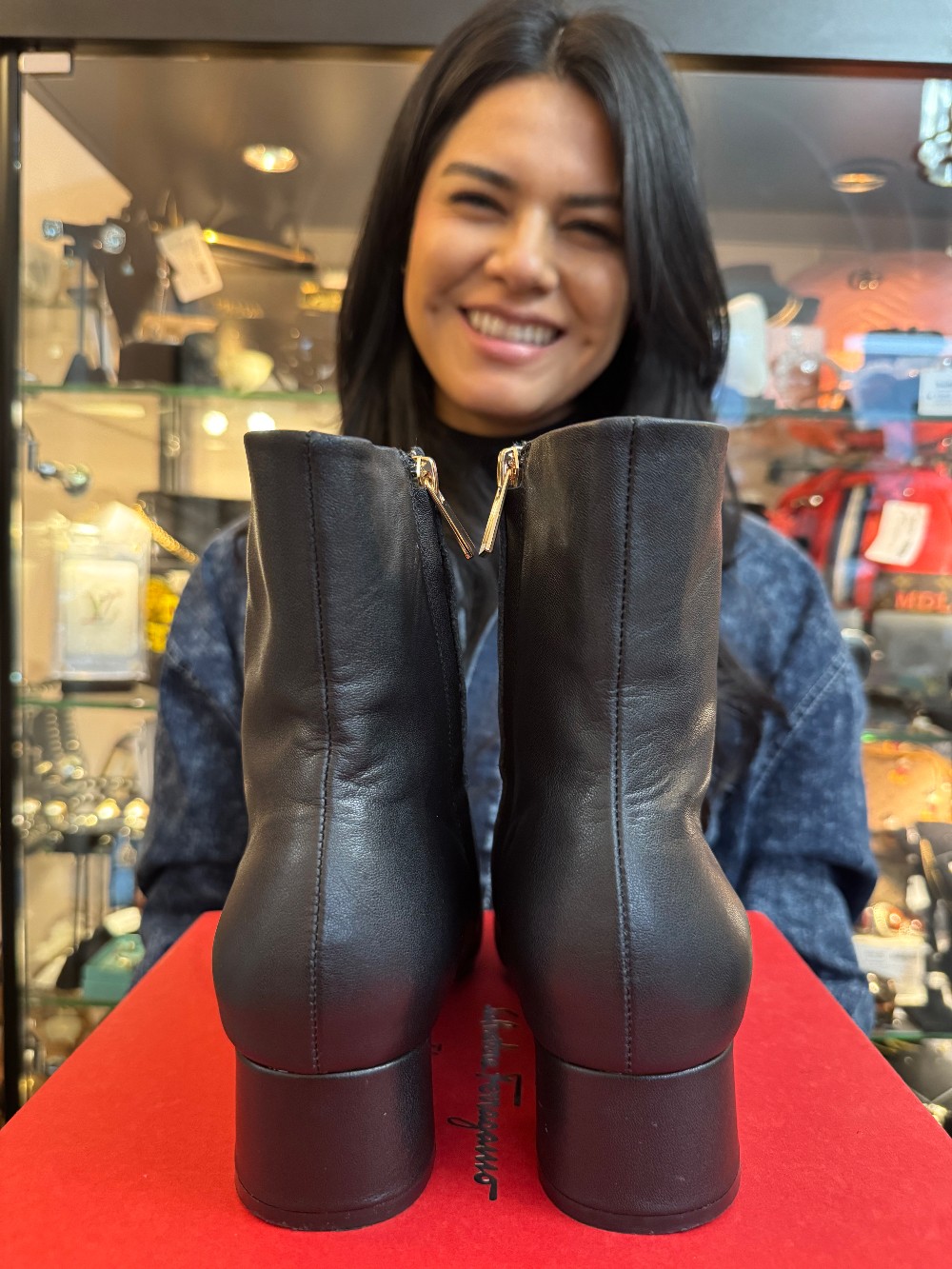SALVATORE FERRAGAMO - Size 39