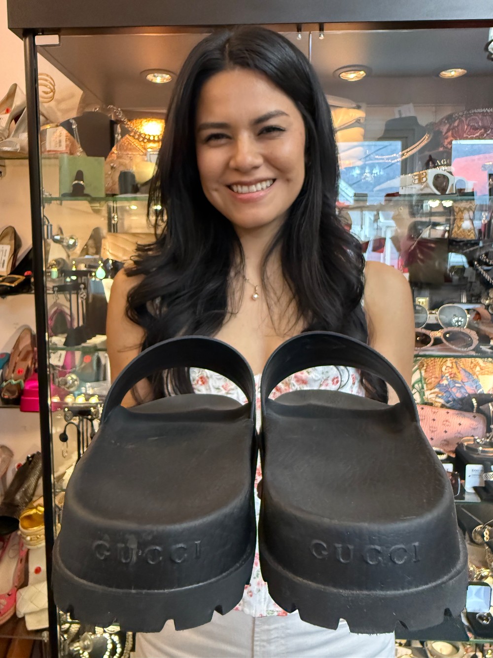 GUCCI - MENS Size 11 (WOMENS Size 14)