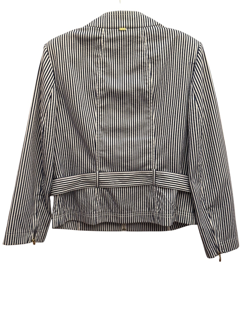 ST. JOHN - Size M