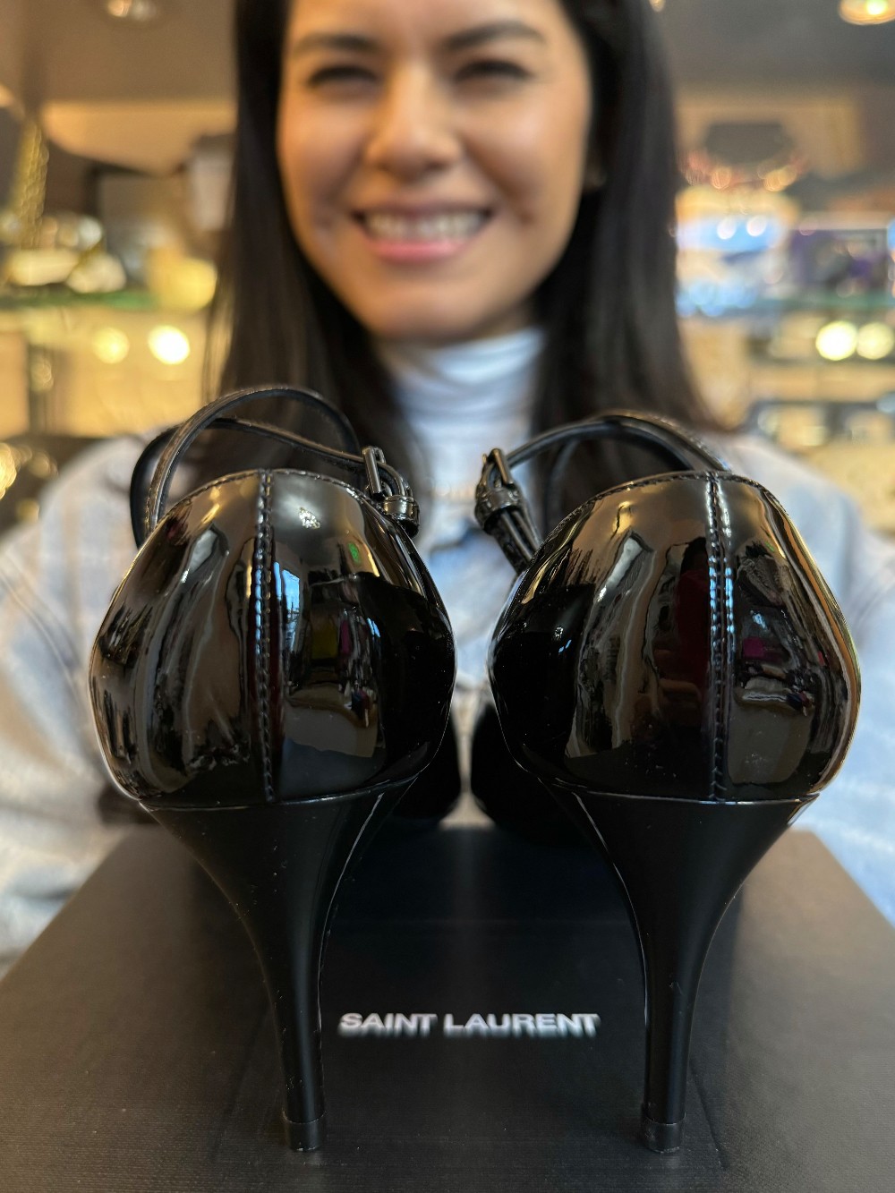 YVES SAINT LAURENT - Size 39