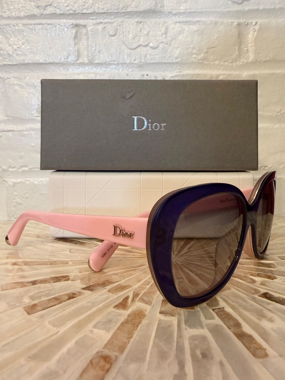 CHRISTIAN DIOR