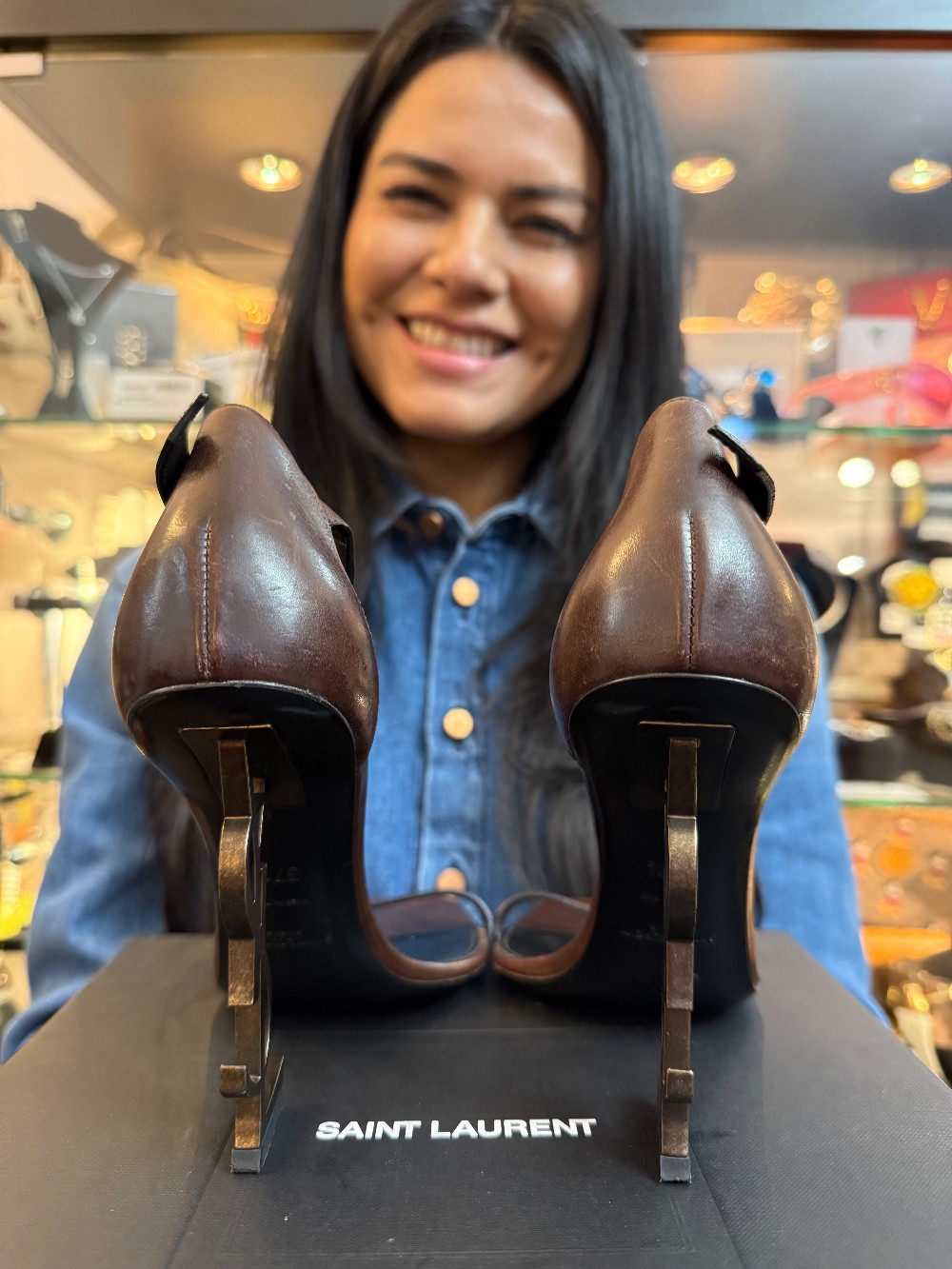 YVES SAINT LAURENT - Size 37.5