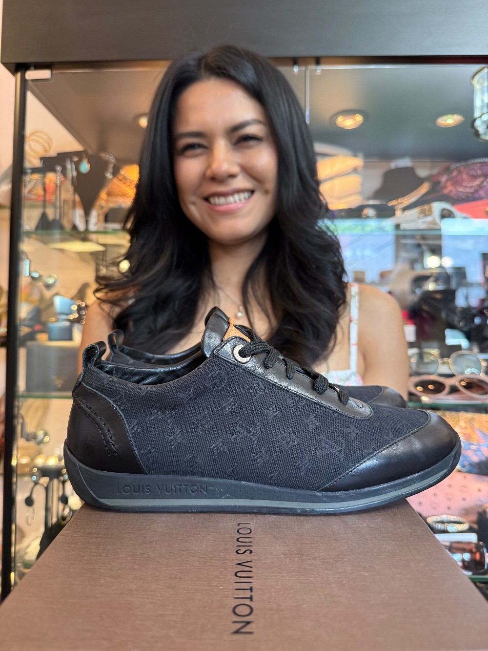 LOUIS VUITTON - Size 37.5