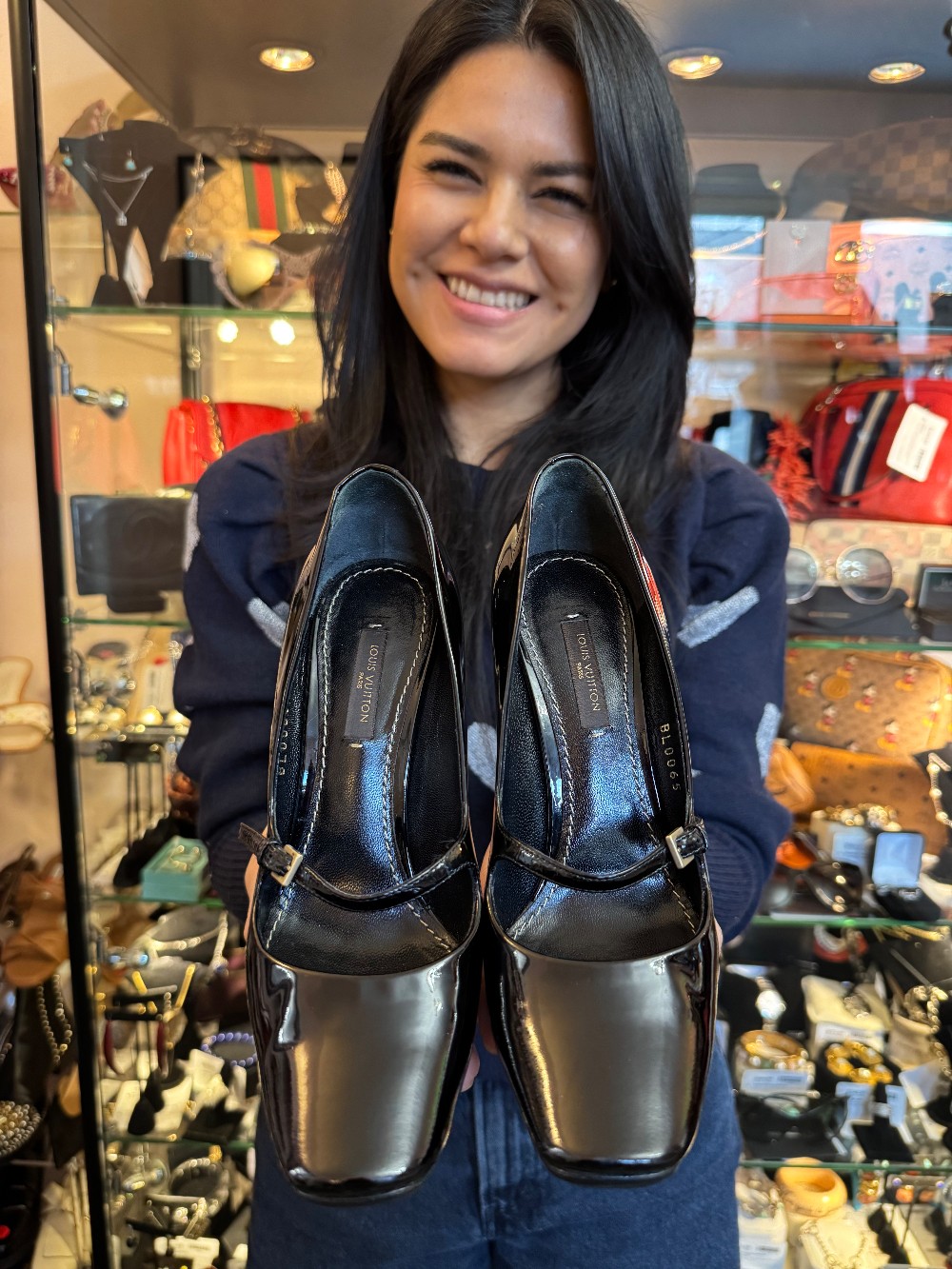 LOUIS VUITTON - Size 35.5
