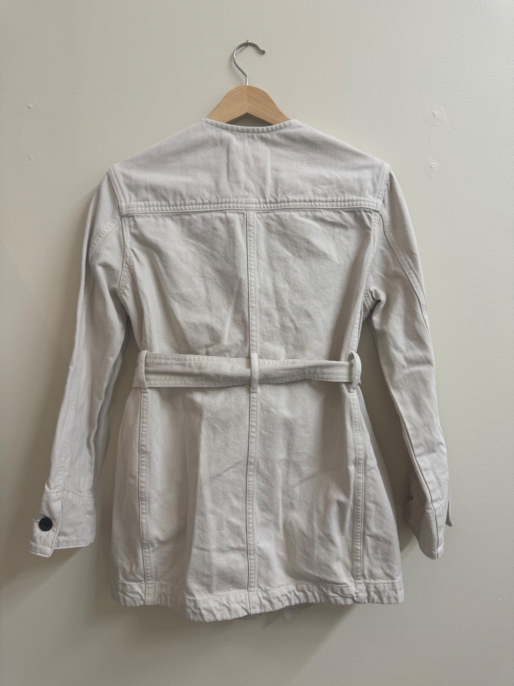Everlane cream jean jacket with tie belt