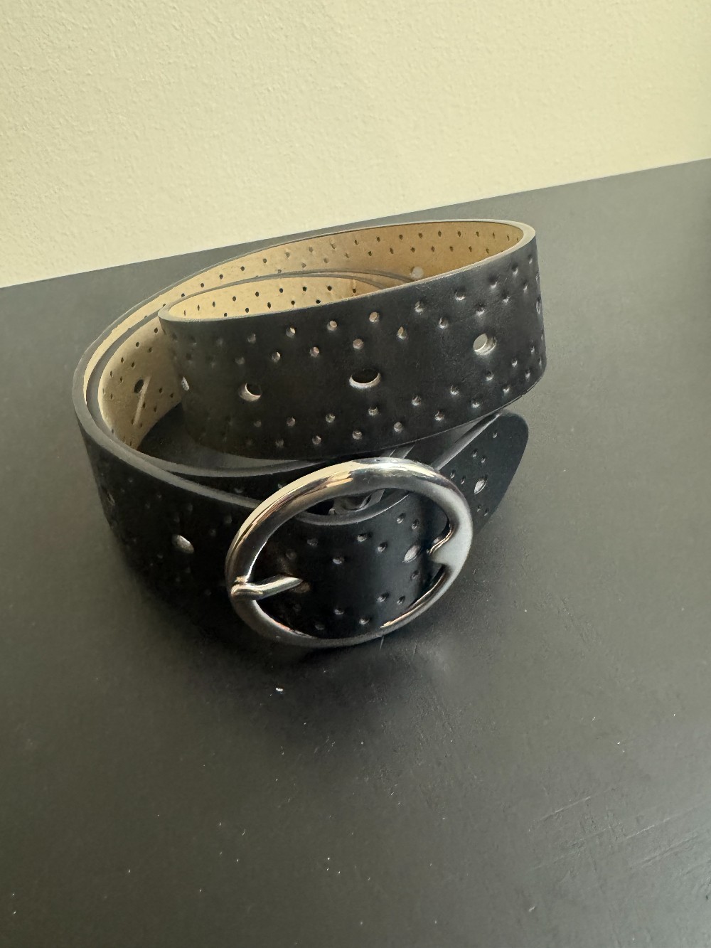 vintage belt with holes round buckle