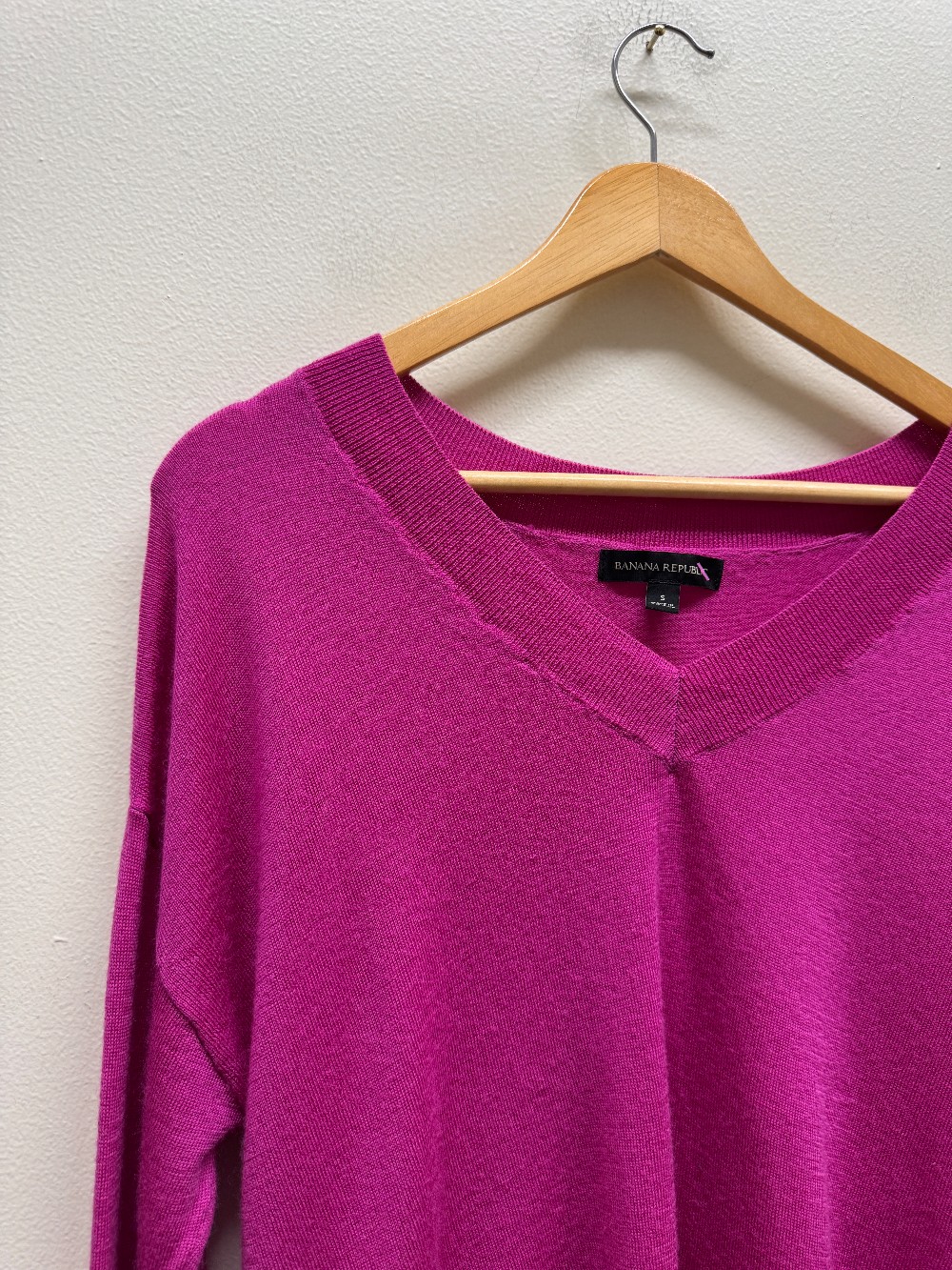 Banana Republic V neck sweater