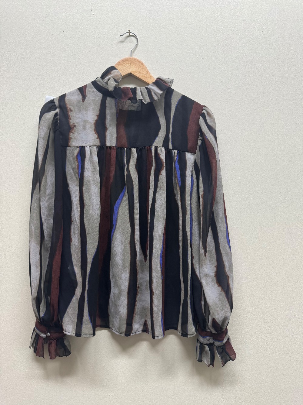 Banana Republic sheerblouse