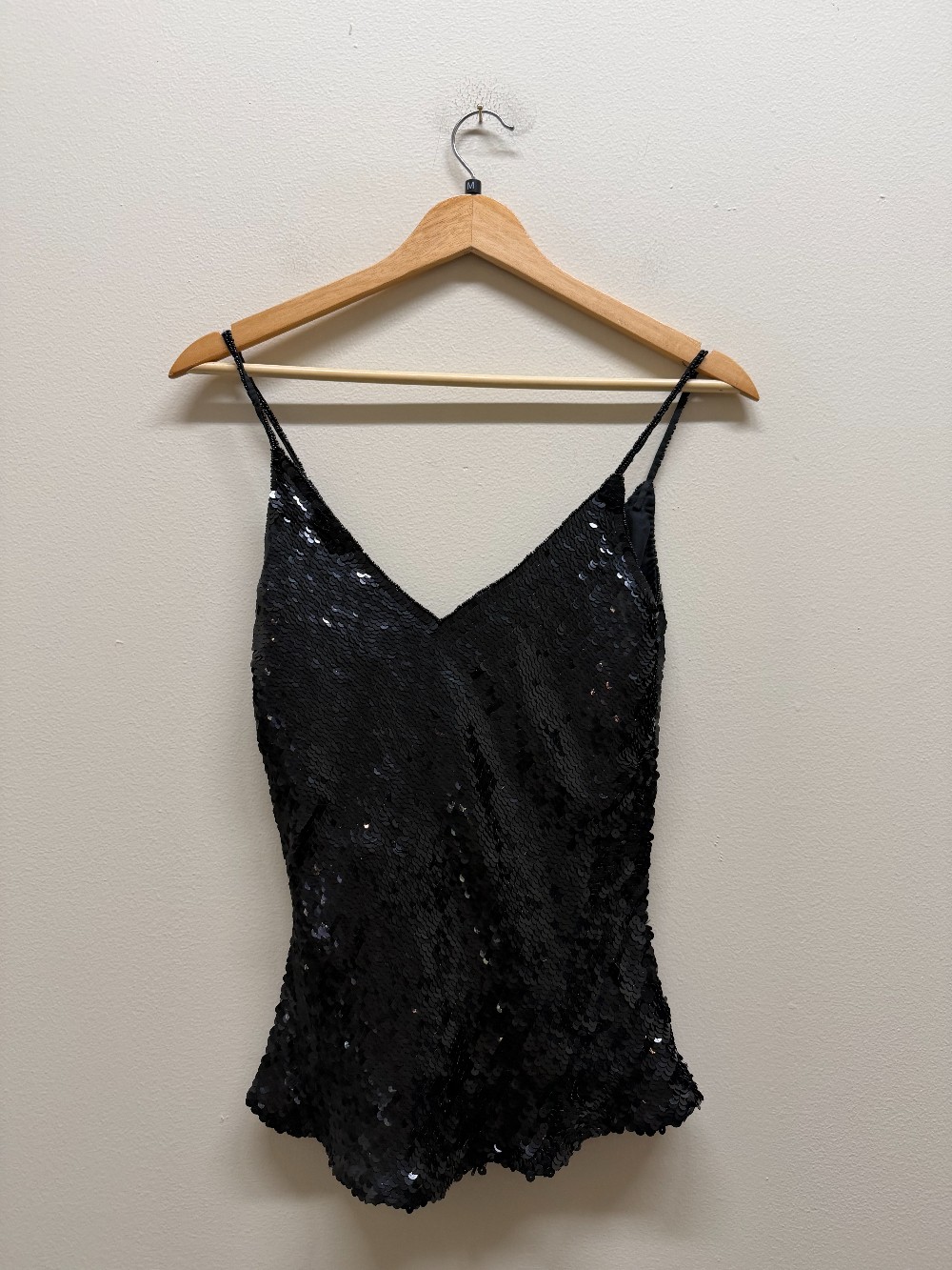 Cache sequin tank top
