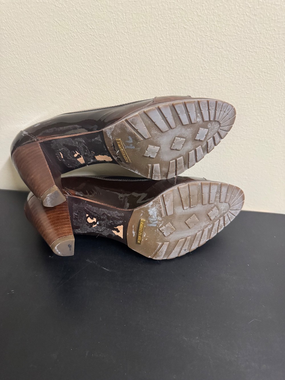 Cole Haan patten leather heel