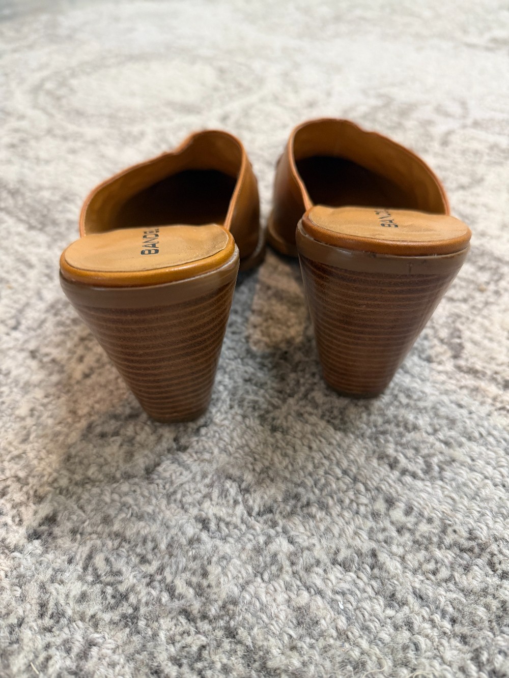 Bandolino cowboy mule