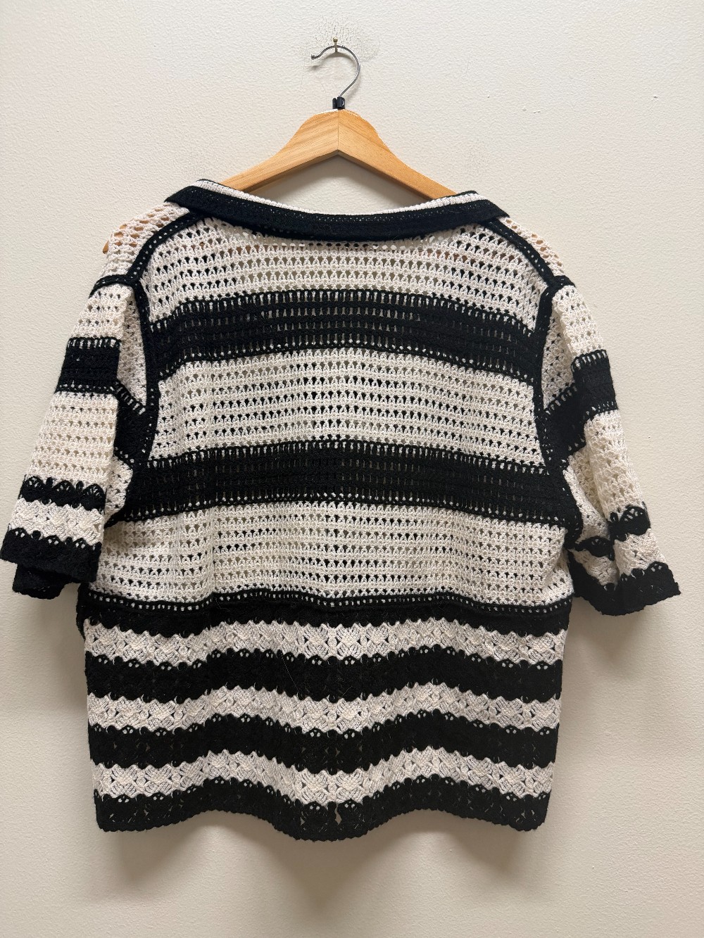 Solitaire short sleeve crochet top