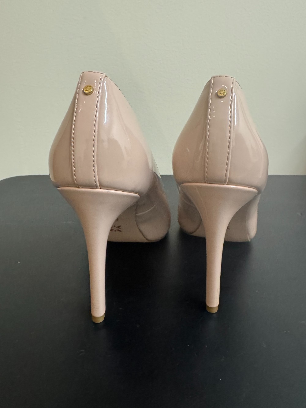 BCBG stilleto heel