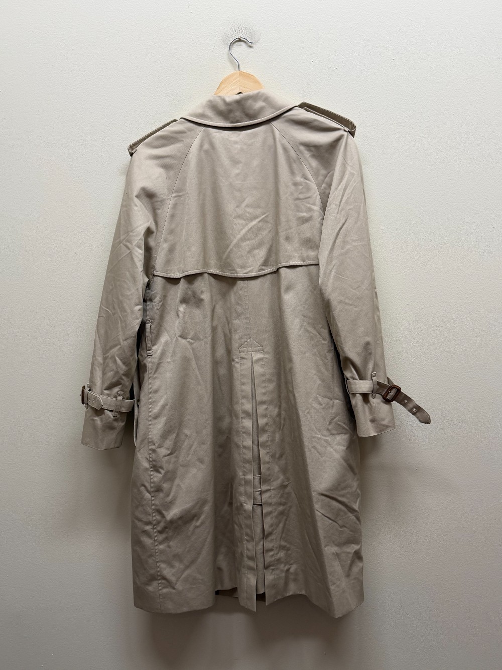 Bureburry like trench coat with belt
