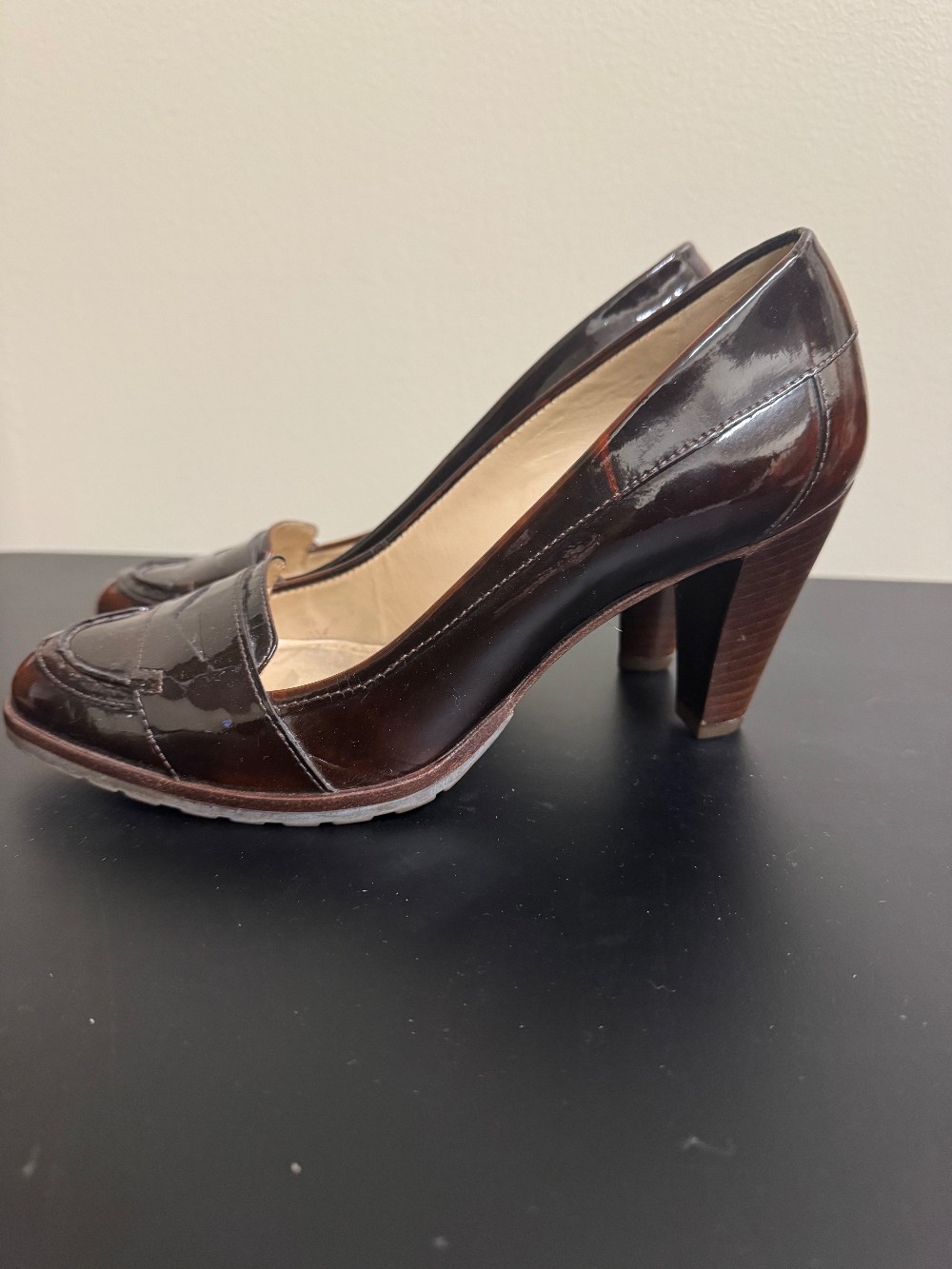 Cole Haan patten leather heel