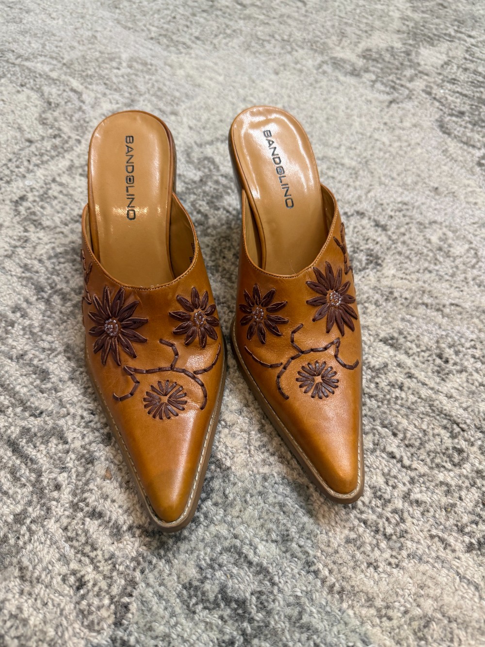 Bandolino cowboy mule