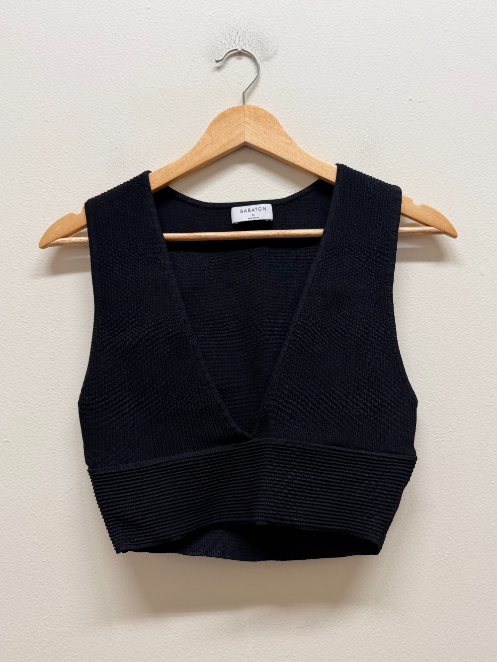Babaton sleeveless crop top