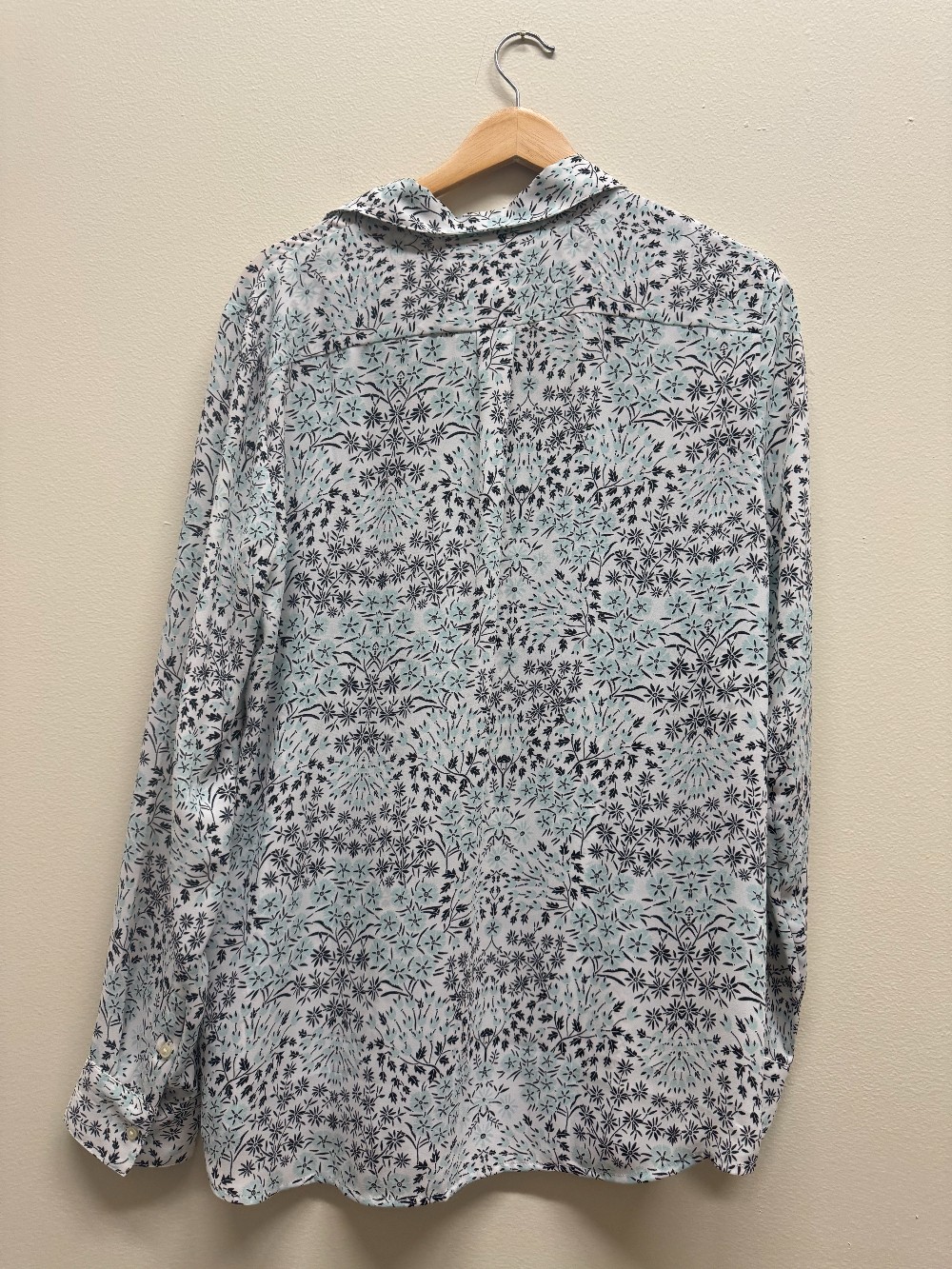 Banana Republic long sleeve button down shirt