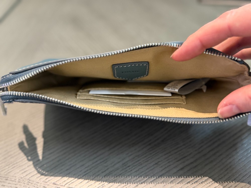 Fossil rectangular wallet NWT