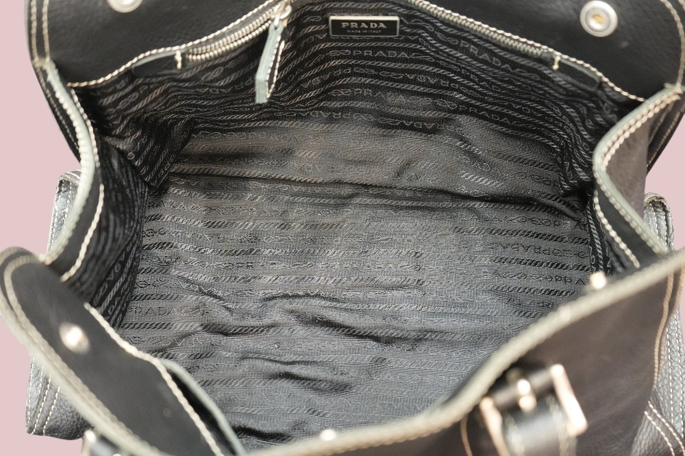 Daino Leather Shoulder Bag