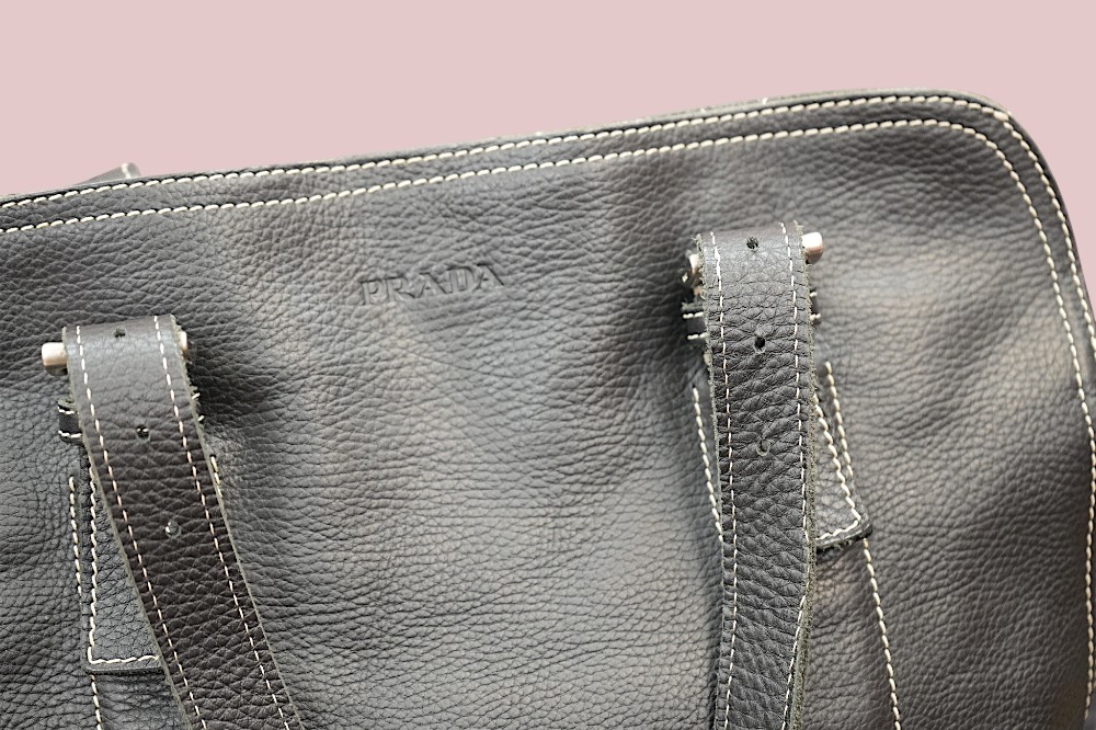 Daino Leather Shoulder Bag