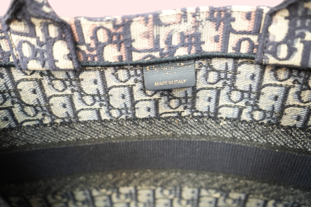 Book tote