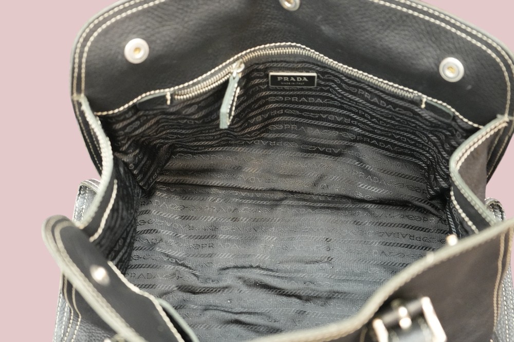 Daino Leather Shoulder Bag