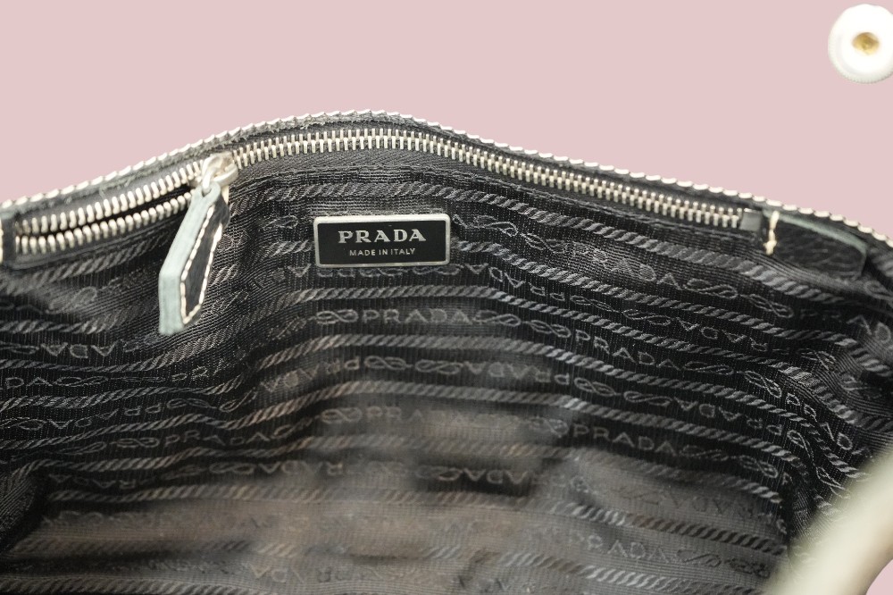 Daino Leather Shoulder Bag