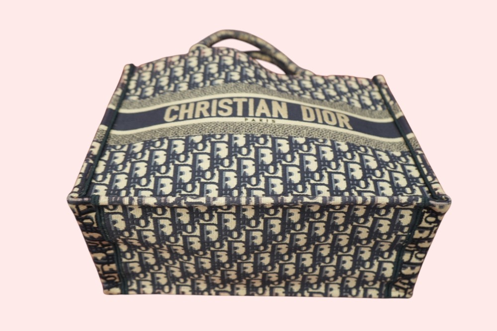 Book tote