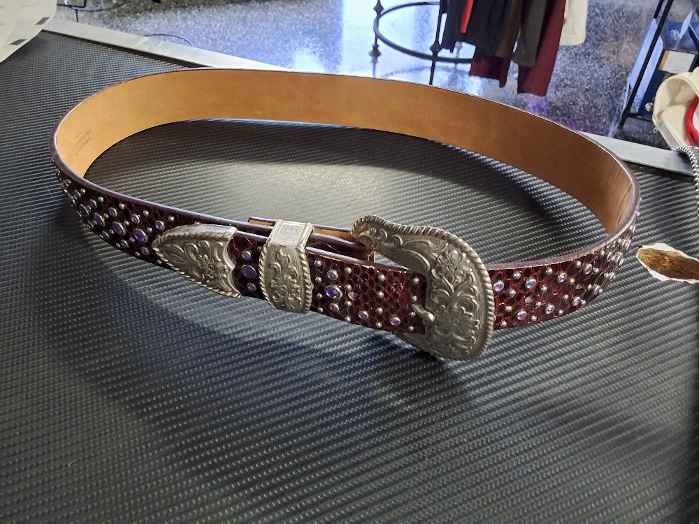 Ariat 32in Purple Belt W/Crystals