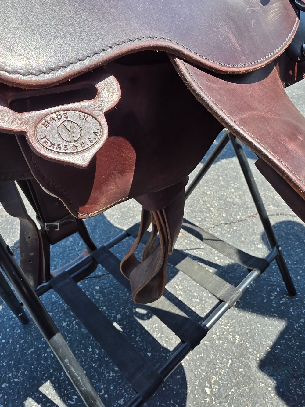 Circle y equitation saddle 16.5 in with matching breast collar