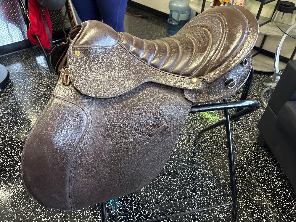 Collegiate Marathon Endurance Saddle 18.5