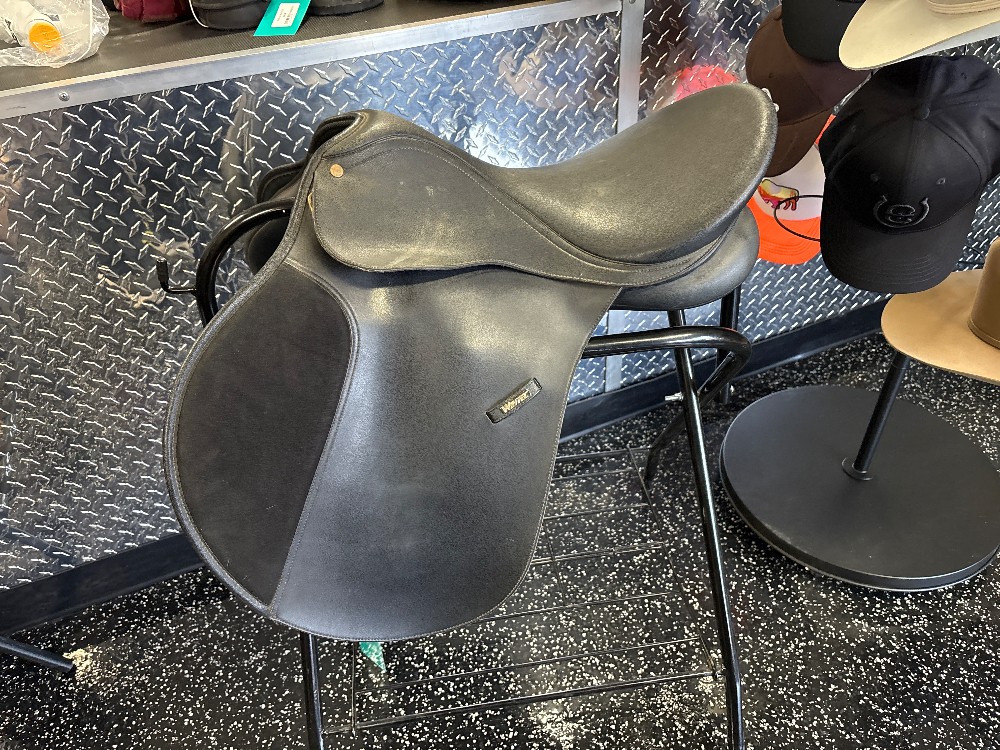 Wintec all purpose Saddle Black 17.5