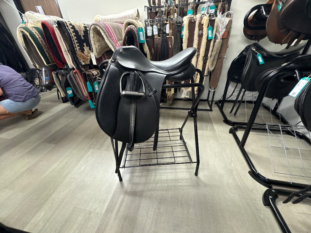 St Lourdes Sellier Dressage 17.5